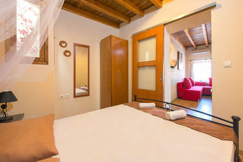 3 Charites Old Town Apartment Rhodes City Exterior photo